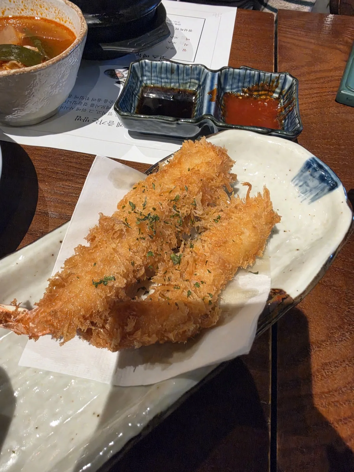 새우튀김과 얼큰한 탕