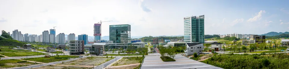 原州革新城市全景 — 原州革新城市的高樓大廈與市區全景（2015年6月）