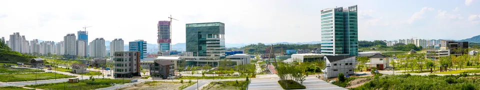 原州革新城市全景 — 原州革新城市的辦公設施與公寓全景（2015年6月）