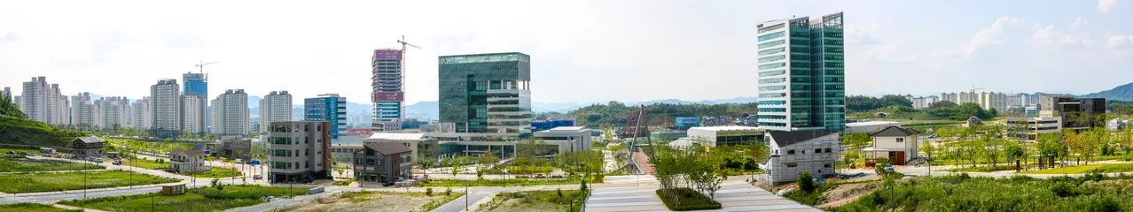 原州革新城市全景 — 原州革新城市的辦公設施與公寓全景（2015年6月）（照片：韓國觀光公社觀光照片庫・攝影 한국관광공사 김지호・公共授權第1類）