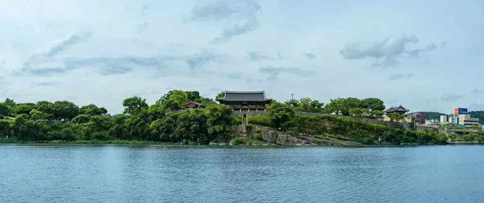 晉州城 — 南江與晉州城矗石樓的全景（2024年7月）