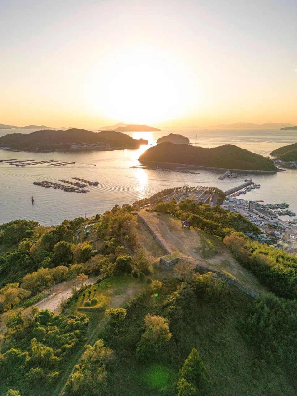 唐浦城址及唐浦大捷遺址 — 收錄城郭與海景的空拍全景（2023年11月）（照片：韓國觀光公社觀光照片庫・攝影 황성훈・公共授權第1類）