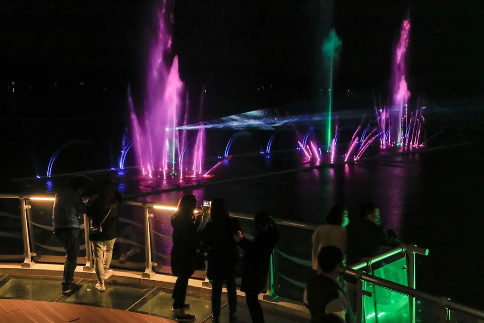 禮唐湖吊橋 — 燦爛燈光音樂噴泉與觀景台（2020年10月）