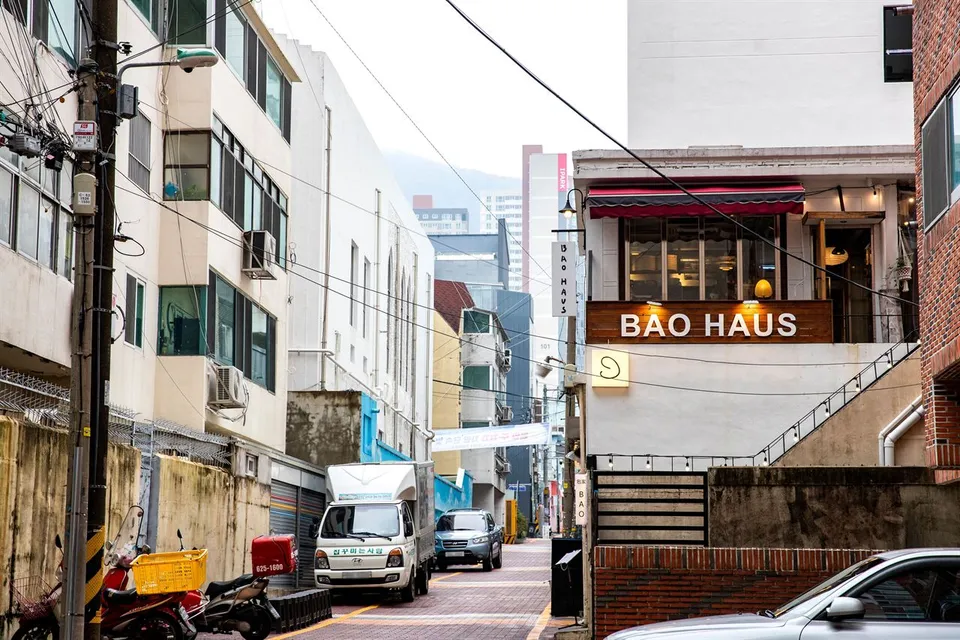 田浦咖啡街 — 咖啡館與商店林立的巷道（2020年10月）