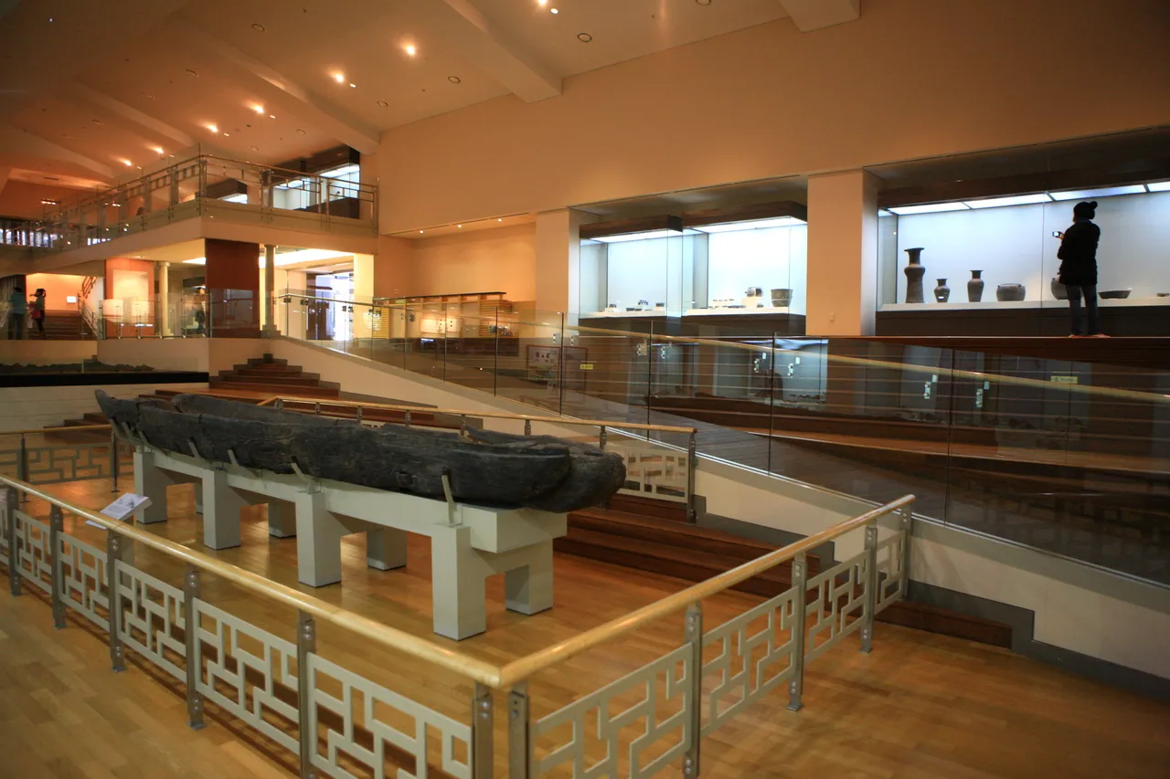 國立慶州博物館 — 博物館內部文物展廳與木造文物（2010年2月）（照片：韓國觀光公社觀光照片庫・攝影 한국관광공사 김지호・公共授權第1類）