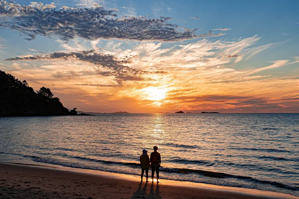 邊山海水浴場 — 從邊山海灘眺望的夕陽與大海（2024年10月）