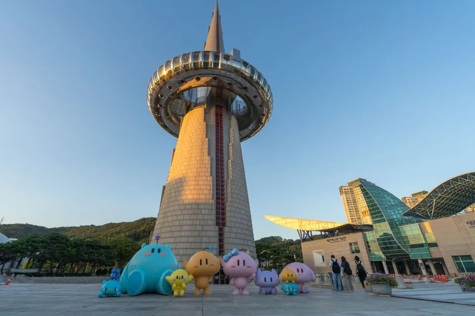 世博科學公園 — 한빛탑（Hanbit Tower）與角色雕像廣場（2024年9月）