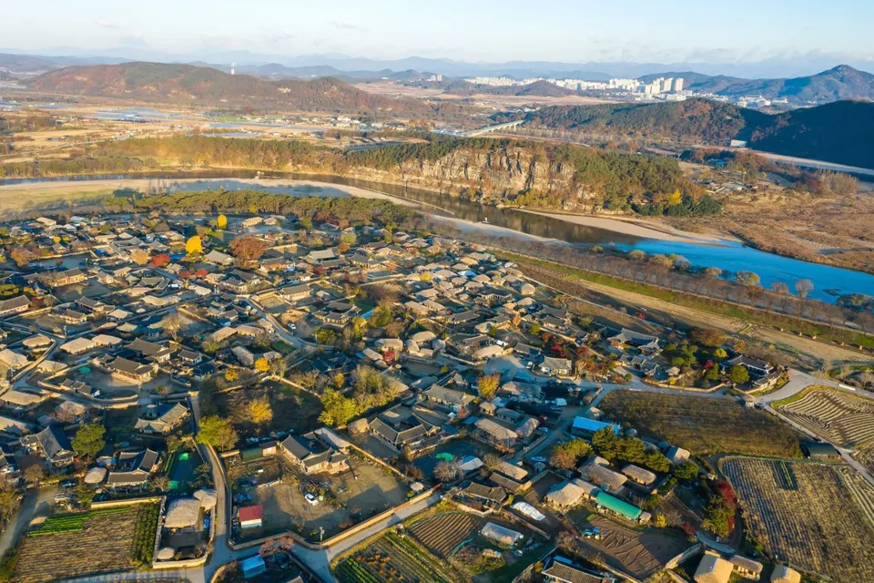 安東河回村 — 河回村與洛東江的空拍全景（2021年11月）