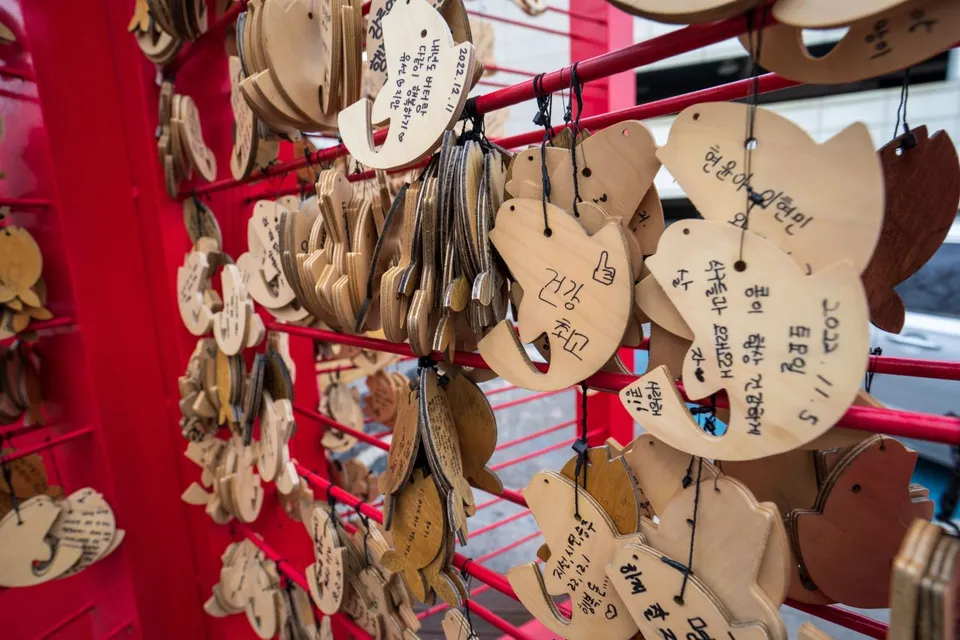 江陵月花街 — 寫上心願掛起的木牌（2022年12月）
