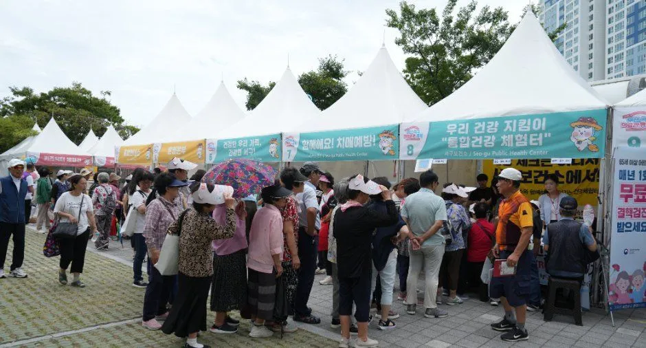 往屆活動 — 健康體驗攤位與訪客（照片：韓國觀光公社・公共授權第3類）